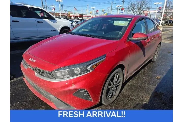 $17244 : Kia Forte 2023 LXS 4dr Sedan image 5