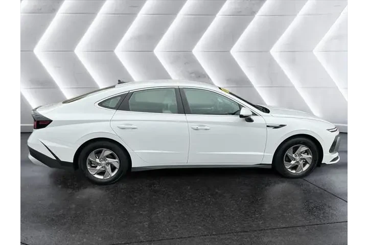 $26900 : Hyundai SONATA 2025 SE 4dr S image 4
