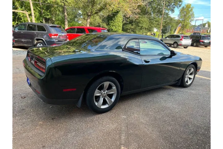 $11999 : 2017 Challenger SXT image 5