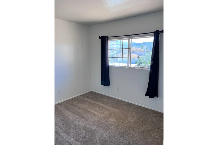 $750 : Cuarto en renta image 2