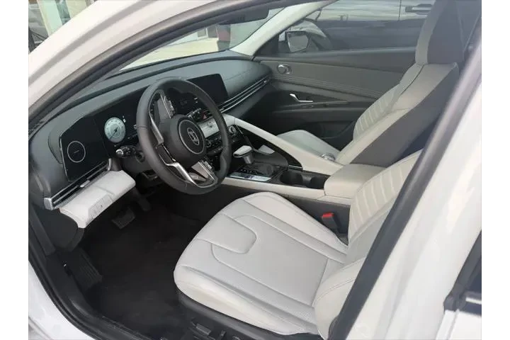 $25566 : Hyundai ELANTRA 2025 Limited image 6