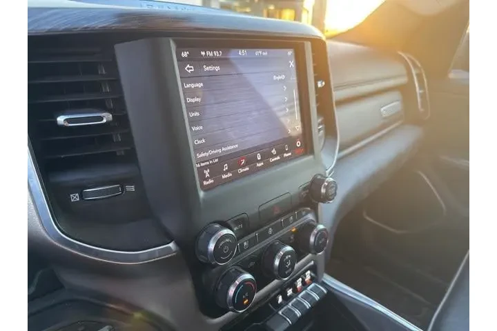 $33689 : Ram 1500 2020 4x4 Laramie 4d image 5