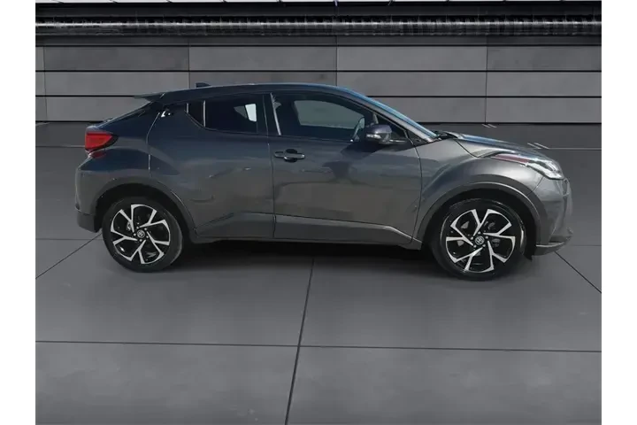 $22788 : Toyota C-HR 2021 XLE 4dr Cro image 9