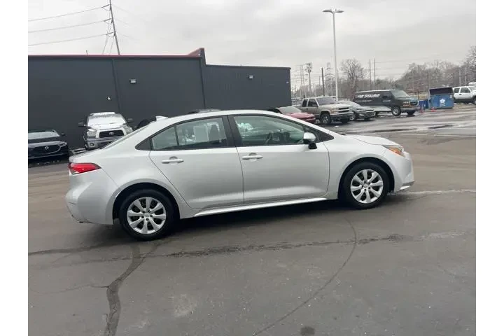 $19988 : Toyota Corolla 2024 LE 4dr S image 5