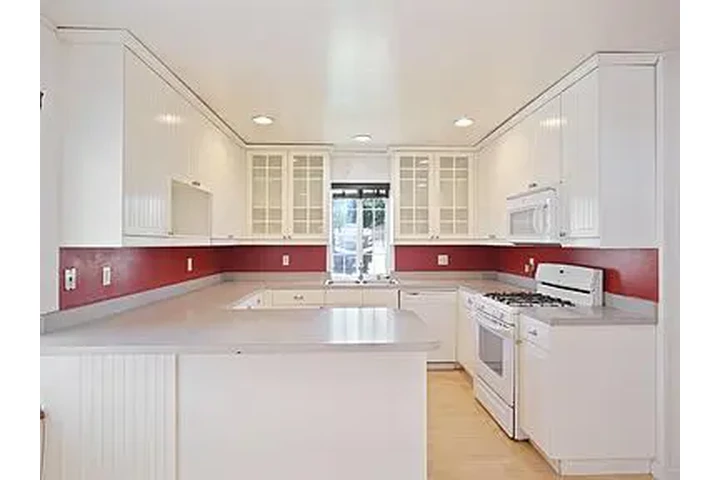 $1250 : Nestled in a well-established image 9