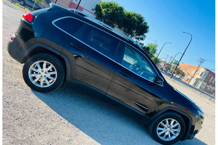 $9999 : 2017 Cherokee Limited image 3