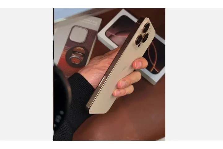 $459 : Apple iPhone 16 Pro Max 1Tb image 1