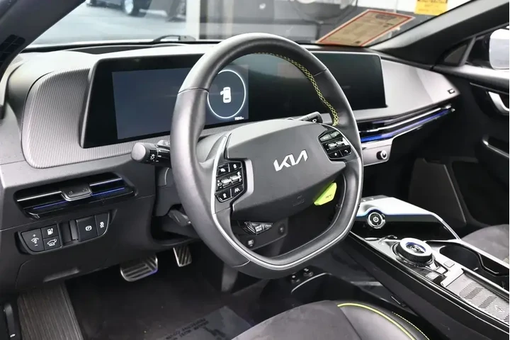 $23991 : Kia EV6 2023 AWD GT 4dr Cros image 10