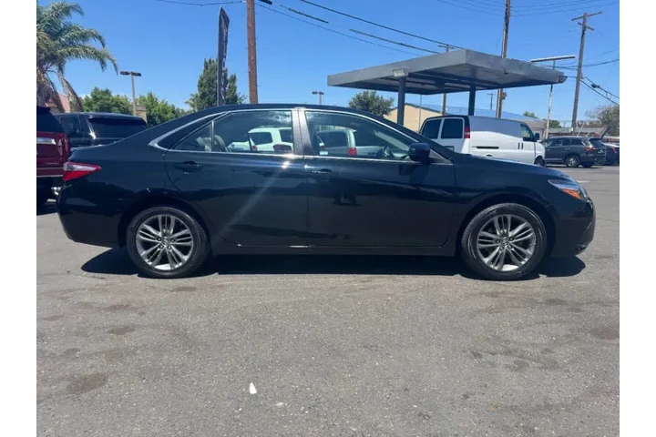 $16998 : 2017 Camry SE image 9
