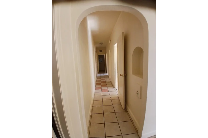 $1950 : 1 BEDROOM 1 BATHY image 5