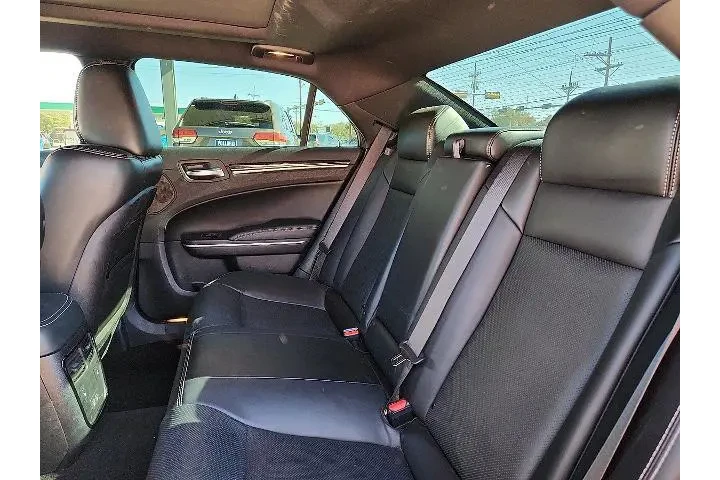 $30990 : Chrysler 300 2023 S V6 4dr S image 5