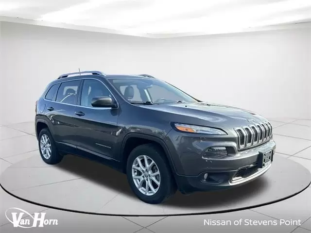 $14762 : Pre-Owned 2018 Cherokee Latit image 1