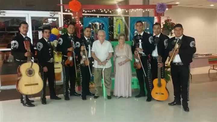 Mariachis Juvenil Azteca de M image 3