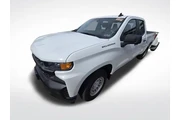 $31900 : Chevrolet Silverado 1500 202 thumbnail