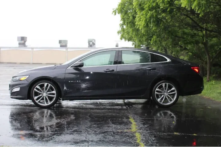 2023 Malibu LT image 3