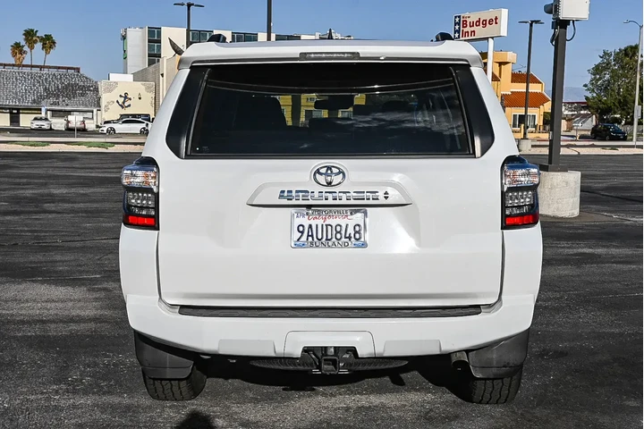 Toyota 4Runner 2022 4x2 SR5 image 7