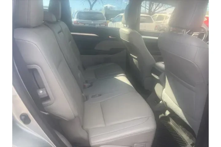 $24933 : Toyota Highlander 2019 AWD X image 6