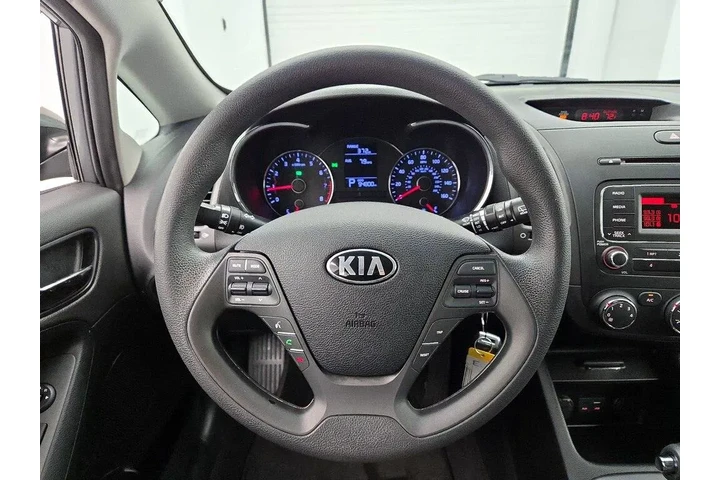 $10998 : Kia Forte5 2016 LX 4dr Hatch image 10