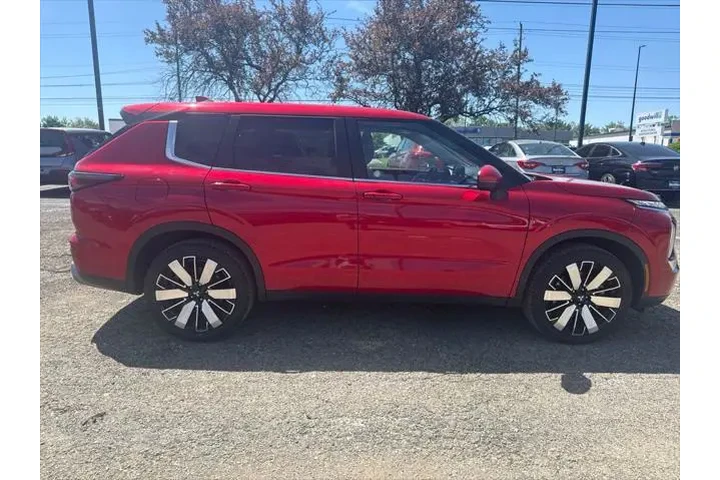 $25477 : Mitsubishi Outlander 2025 SE image 6