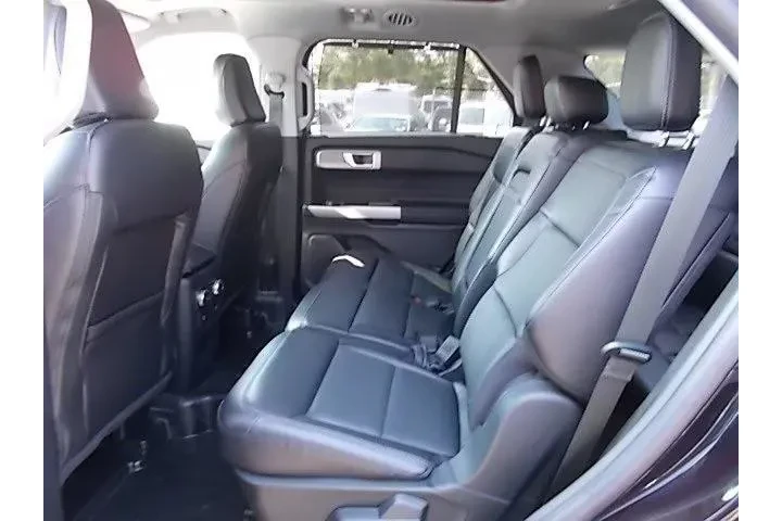 $31996 : Ford Explorer 2022 AWD XLT 4 image 8