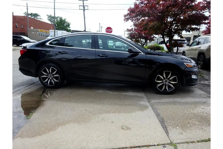 $11900 : 2020 Malibu 4dr Sdn RS image 4