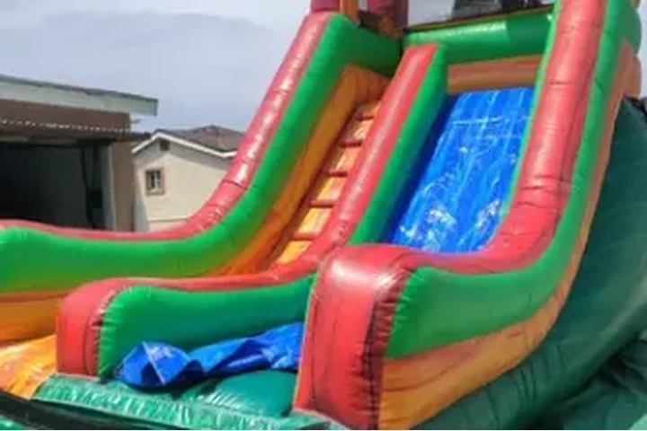 JUMPER'S image 8