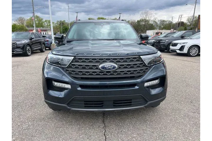 $27791 : Ford Explorer 2022 AWD XLT 4 image 2