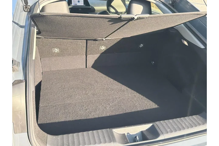 $31870 : Toyota Prius 2025 LE 4dr Hat image 8