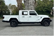 $39997 : Jeep Gladiator 2025 4x4 Big thumbnail