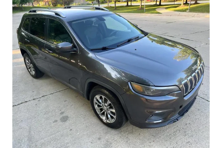 $7997 : 2019 Cherokee Latitude Plus image 7