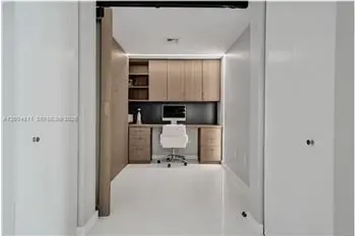 $4900 : Rental property with 1 bedro image 2