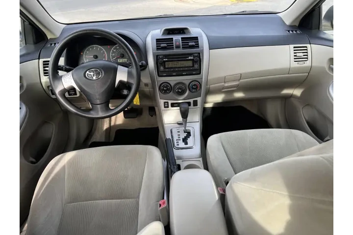 $8500 : 2012 Corolla LE image 8