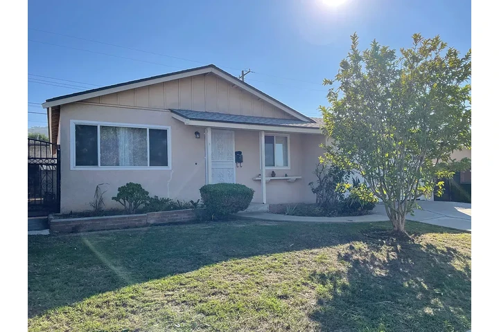 $2000 : CASA🐶CASA🐱La Puente, CA 9174 image 1