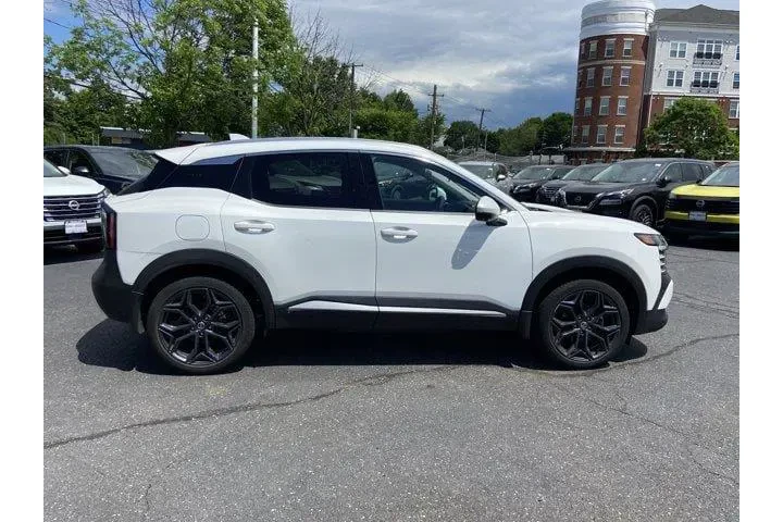 $20444 : Nissan Kicks 2025 AWD SR 4dr image 4