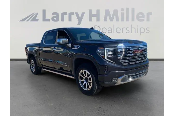 GMC Sierra 1500 2023 4x4 Den image 7