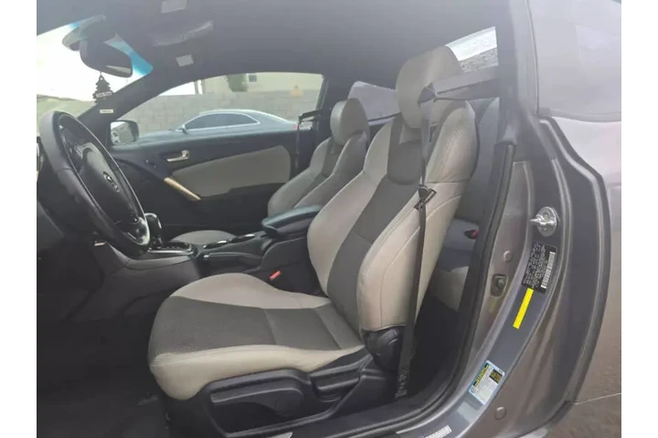 $13999 : 2015 Genesis Coupe 3.8 image 10