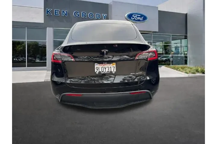 $29653 : Tesla Model Y 2021 AWD Long image 3