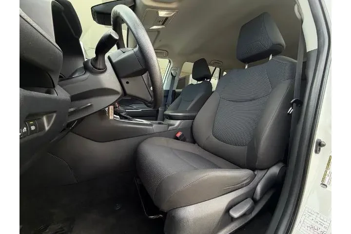 $23495 : Toyota RAV4 2024 LE 4dr SUV image 4