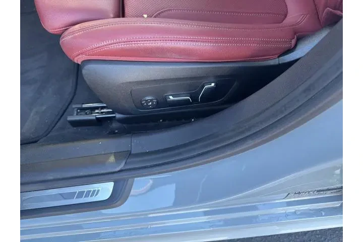 $35900 : BMW 3 Series 2024 330i 4dr S image 5