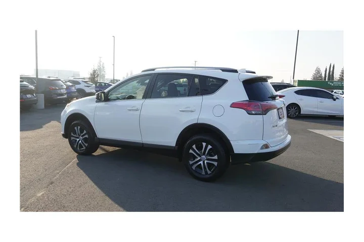 $14984 : 2017 RAV4 LE image 8