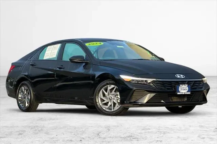 $17990 : Hyundai ELANTRA 2024 SEL 4dr image 2