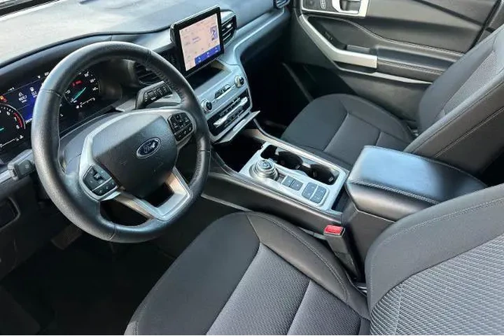$30089 : Ford Explorer 2023 XLT 4dr S image 9