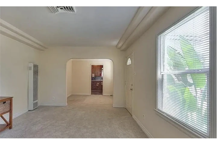 $890 : Fully Remodeled kitchen home image 4