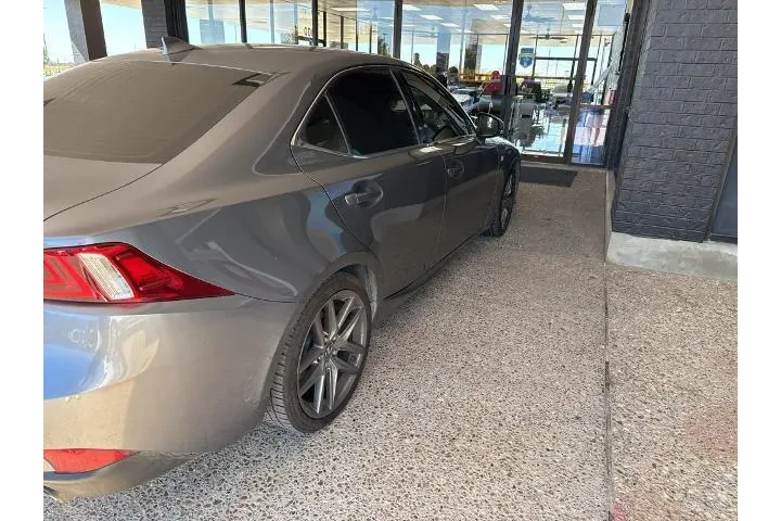 $17087 : Lexus IS 200t 2016 4dr Sedan image 3