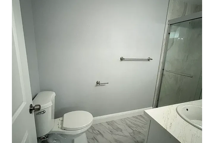 $1250 : Discover this brand-new 3-bed image 7