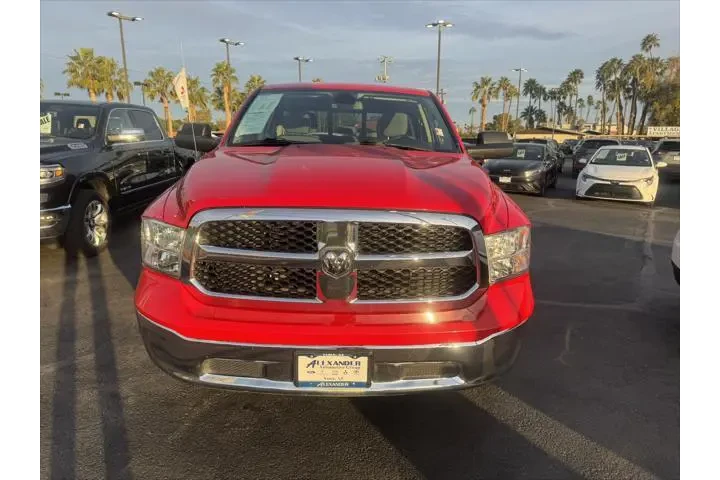 $31590 : Ram 1500 Classic 2023 4x4 SL image 2
