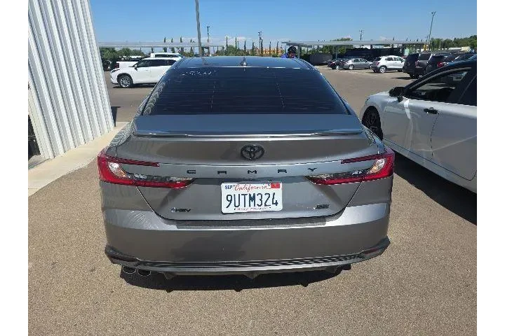 $33900 : Toyota Camry 2025 SE 4dr Sed image 5