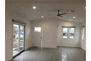 $1050 : stainless steel appliances thumbnail