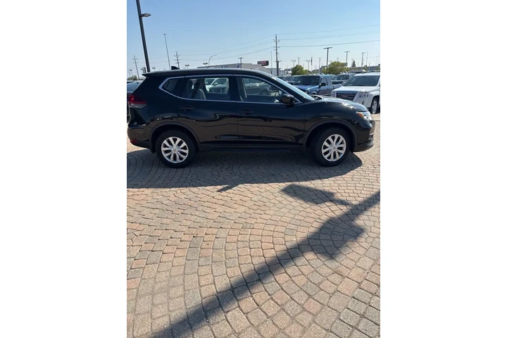 $14497 : 2018 Rogue S image 4