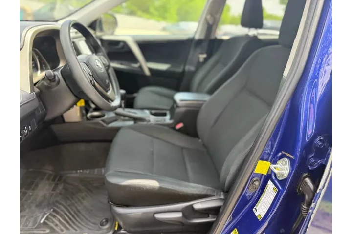$11995 : 2015 RAV4 LE image 9